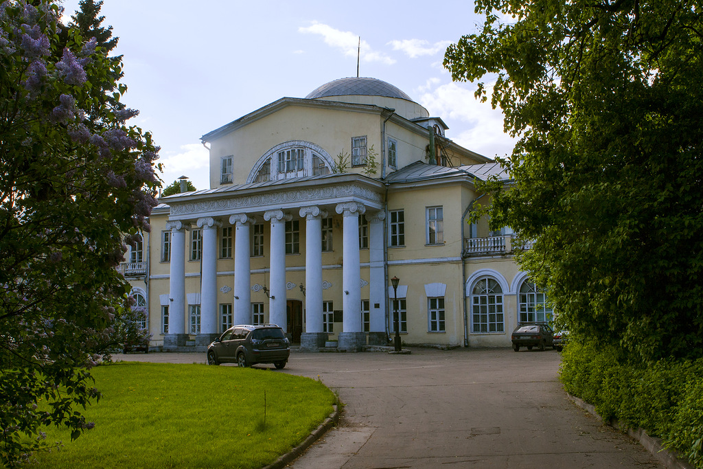 Мамонова дача, здание Института химической физики имени Н. Н. Семёнова